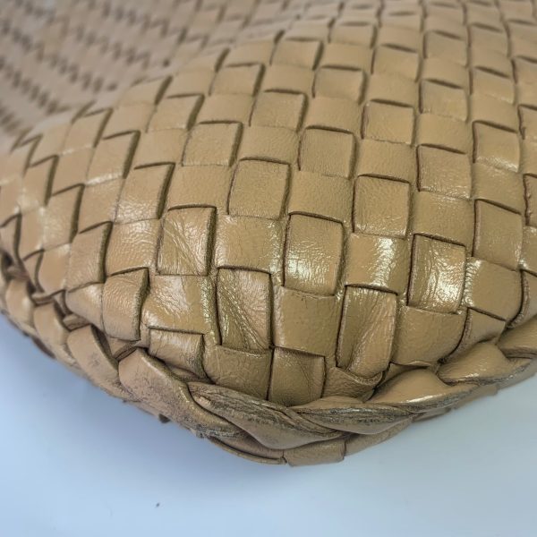 22841705917005 pic hd2 Bottega Veneta Intrecciato Hobo Bag Medium Beige Lambskin leather