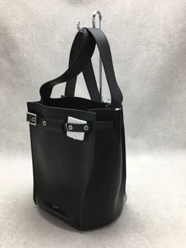 2300018983042 02 CELINE Shoulder Bag Black