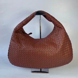 Bottega Veneta Bottega Veneta Intrecciato Hobo Bag Medium Burgundy Lambskin leather New Design