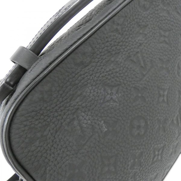 2600068540876 6 b Louis Vuitton Taurillon Monogram Messenger Shoulder Bag Black