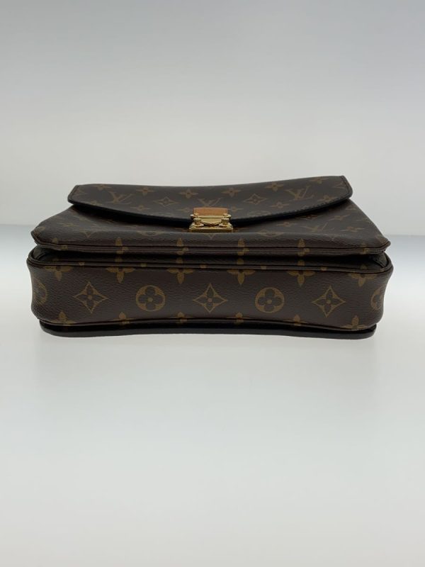 4 Louis Vuitton Shoulder Bag Brown