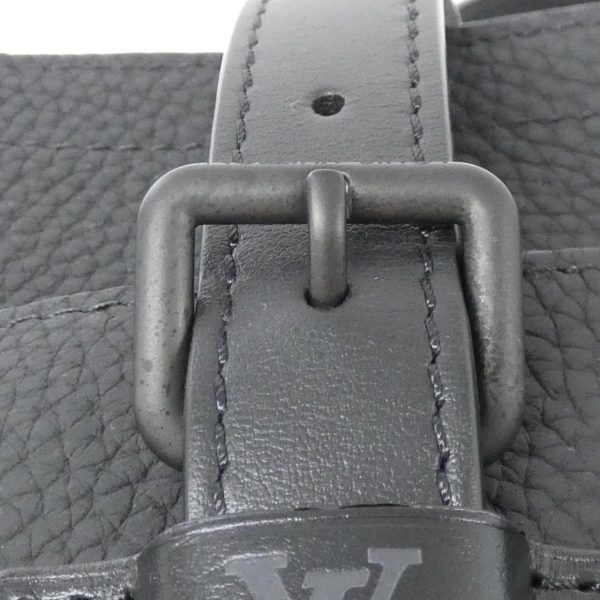 4 Louis Vuitton Taurillon Christopher Tote Bag