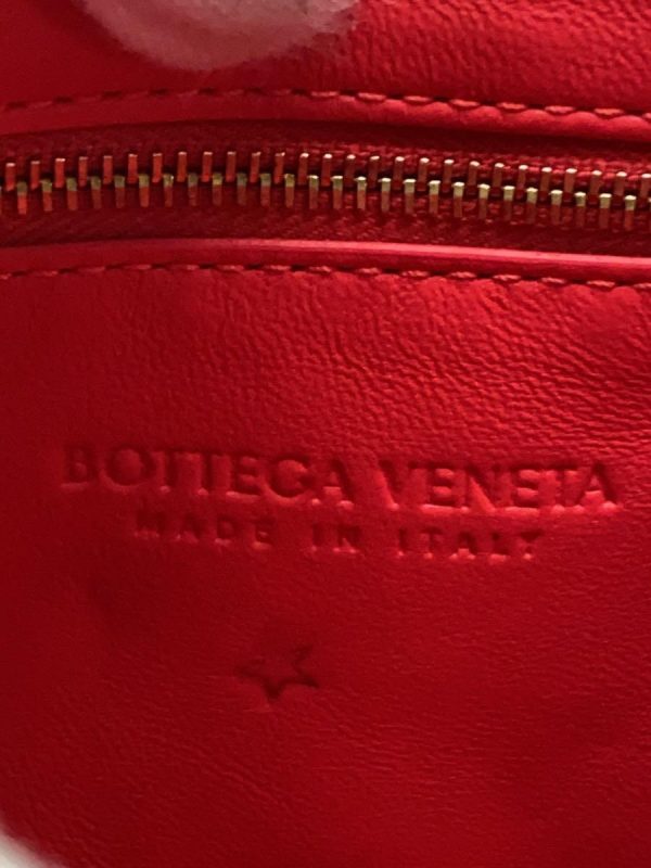 5 Bottega Veneta Patted Cassette Shoulder Bag Red