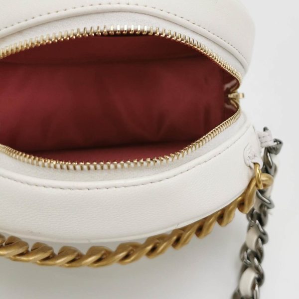 59219864 B2A7 46CC 9E2C 4639C5CFBFC5 Chanel 19 Round White Cannage Leather bag