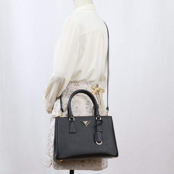 6 Prada Handbag Galleria Nero Black