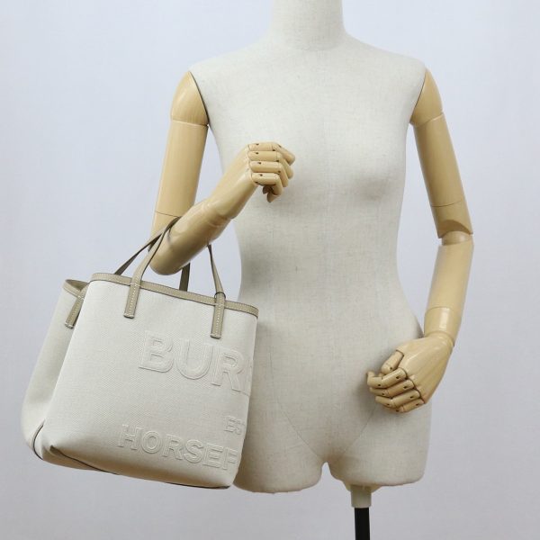 6 Burberry Tote Bag Beige