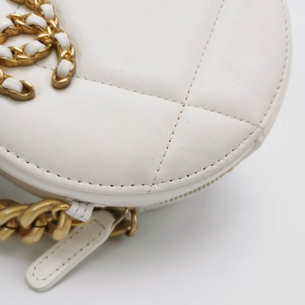 7BEBAB4D 2703 4215 8996 8C0E298086AD Chanel 19 Round White Cannage Leather bag