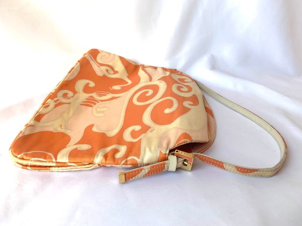 9B0821E9 D9F2 4E6B A7C9 F71BBB7FF7AF FENDI Baguette Orange Multicolor Silk with Psychedelic prints