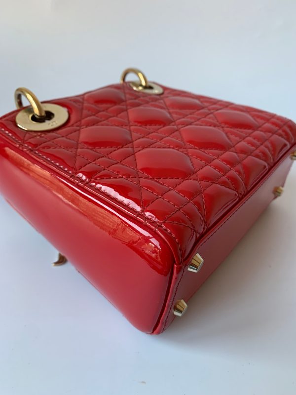 A354F428 FD1D 463A 8D7A EBC1AC2A9FC6 Lady Dior Patent Leather Red Mini handbag with gold hardware