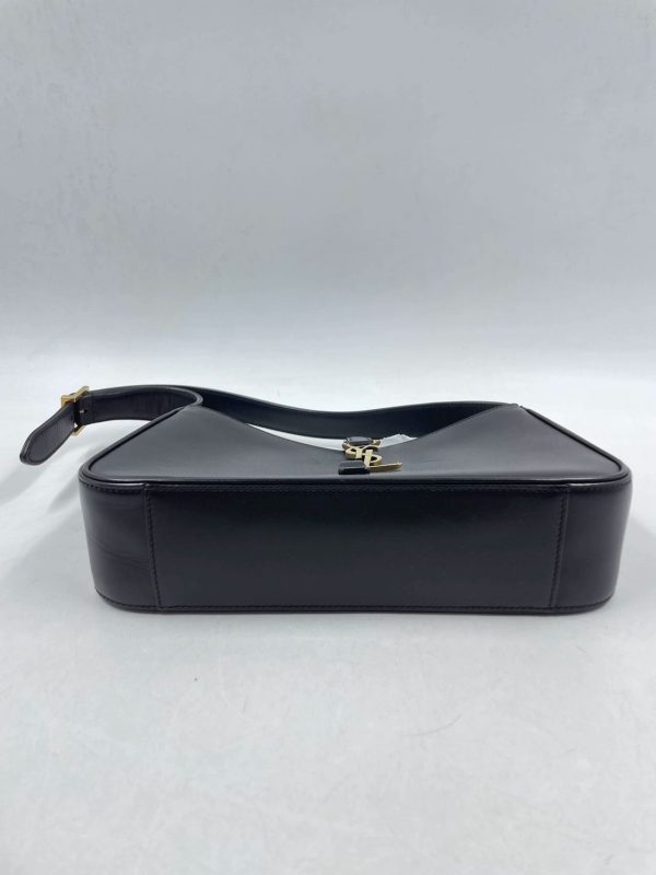 IMG 2710 Hobo bag by Yves Saint Laurent Le 5 à 7 monogram Black Leather Standard Size