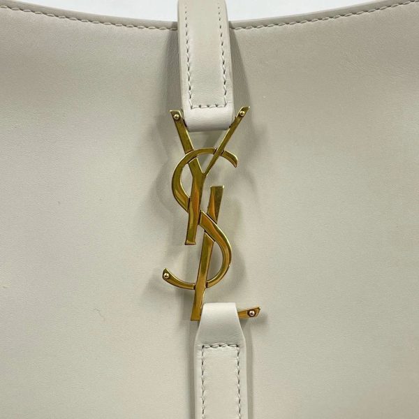 IMG 2845 Hobo bag by Yves Saint Laurent Le 5 à 7 Cream White Leather Standard Size