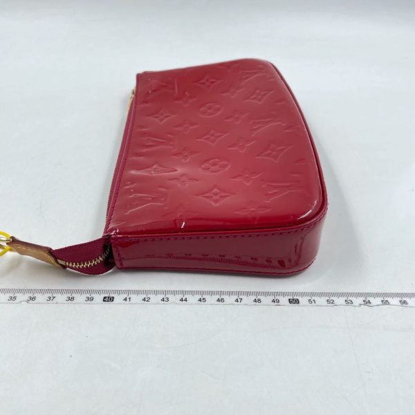 Boîte Chapeau Souple Leather Louis Vuitton Pochette Accessoire Patent Leather Red Medium