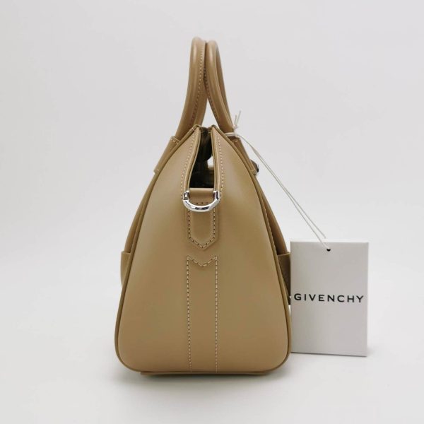 Leather Givenchy Antigona Lock Mini Beige Smooth Leather Top Handle bag with Strap