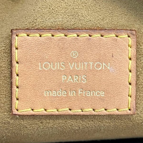 image 85ed825b bdcd 4ff8 b1aa 8ed7ed0f7bc6 Louis Vuitton Boîte Chapeau Souple Leather Crossbody Bag MM