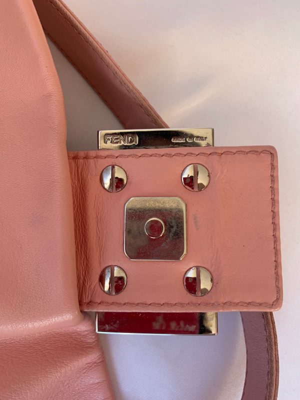 image 986023a2 ad71 4ad1 8473 1ceb45a393ea FENDI Baguette Pink Lambskin Leather