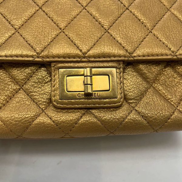 image fb486d00 c8cc 479d 8ca3 9fffcaaef124 Chanel Camera Bag Beige with gold chains