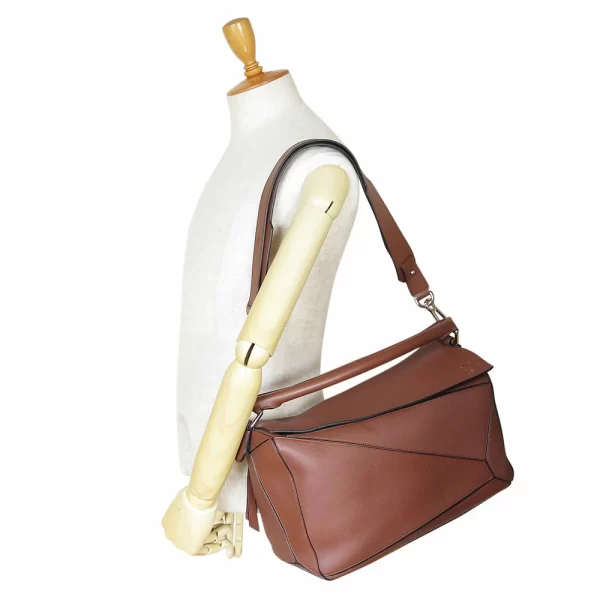 loewepuzzlelarge 8 LOEWE Large Leather Shoulder Bag Cognac