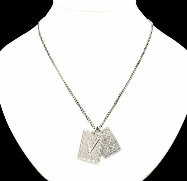 2 Louis Vuitton Collier Plaques Gambling Pendant Necklace Silver