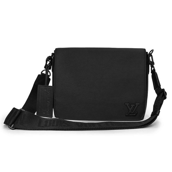 200008636019 LOUIS VUITTON LV Aerogram Takeoff Messenger Grain Leather Crossbody Shoulder Bag Black