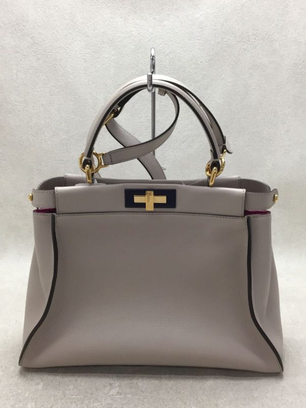 2300035501137 01 FENDI Peekaboo Leather Bag