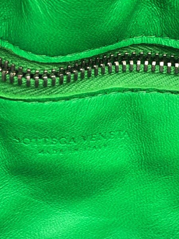 2332872507676 05 Bottega Veneta Padette Cassette Shoulder Bag Leather Green