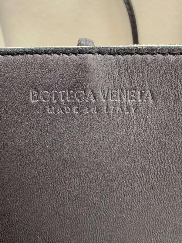 2333812487706 05 BOTTEGA VENETA Maxi Intrecciato Tote Bag Leather Black