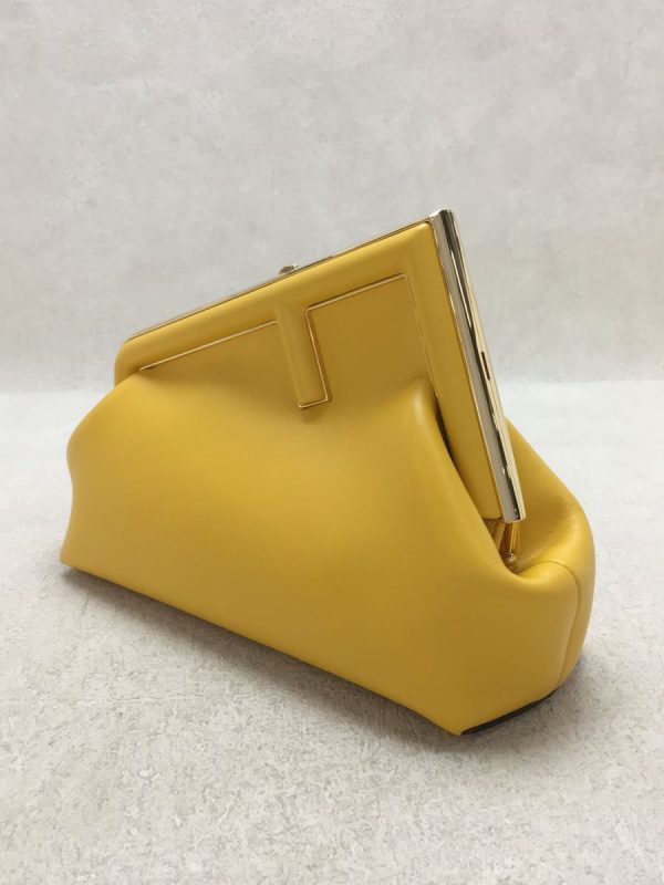 2338880340151 02 FENDI With box Shoulder bag Leather Yellow