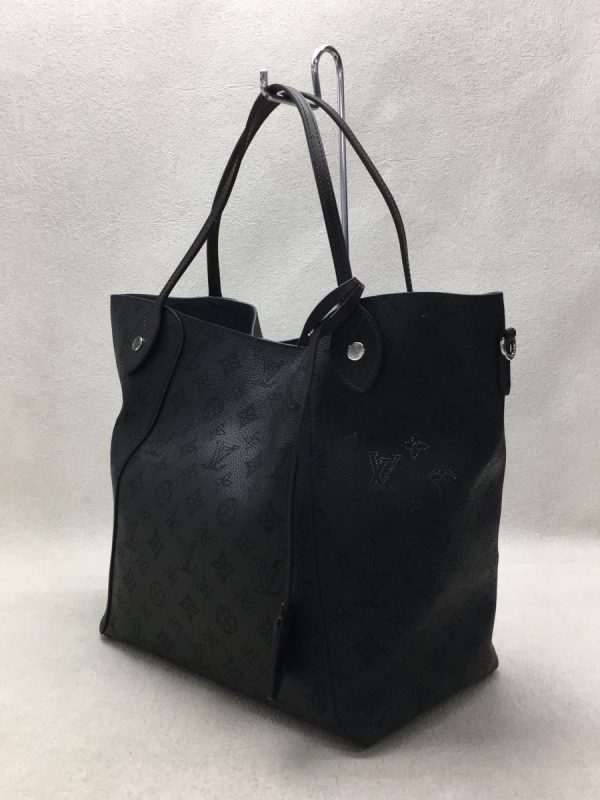 2341451436788 02 Louis Vuitton Hina MM Mahina Black Leather Handbag