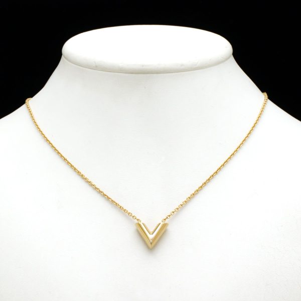 6 Louis Vuitton Essential V Necklace Pendant GP Gold