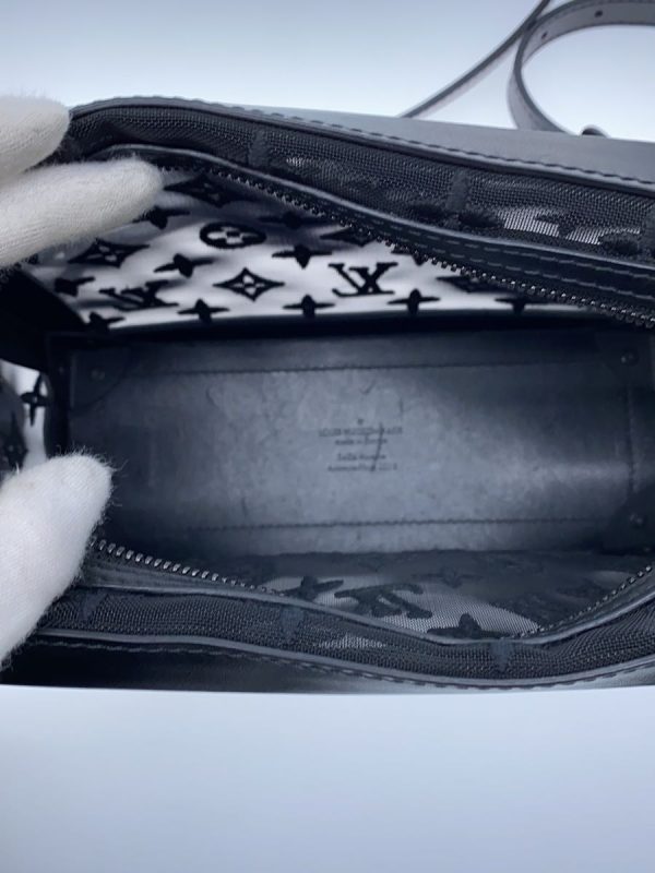 6 Louis Vuitton Soft Trunk Monogram Black