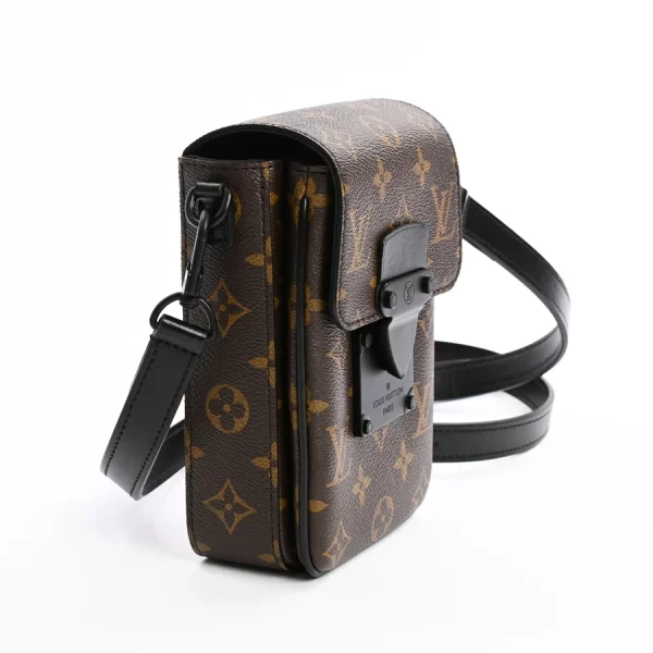 6101999 2 Louis Vuitton S Lock Vertical Wearable Wallet Shoulder