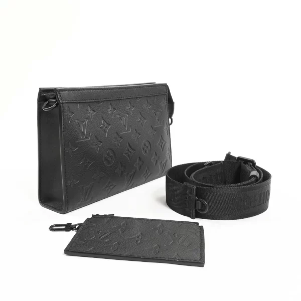 6110201 2 Louis Vuitton Gaston Wearable Wallet Shoulder Bag M81115 Black