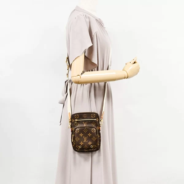 6114023 6 Louis Vuitton Utility Crossbody Shoulder Bag M80746 Brown