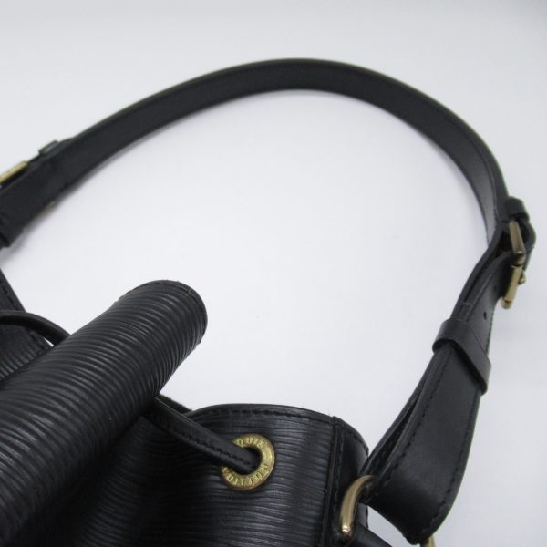 7 Louis Vuitton Noe Shoulder Bag Calf Epi Black