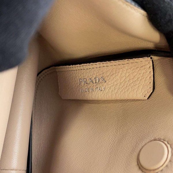 9319011 12 Prada Handbag Logo Leather Pink