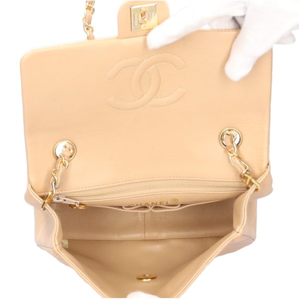 brb10010000005042 6 CHANEL Chain Matelasse Shoulder Bag Lambskin Beige