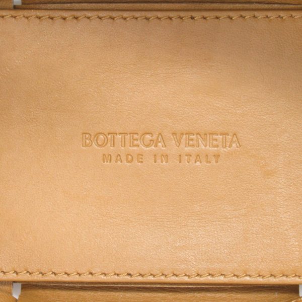 2100301128323 3 BOTTEGA VENETA Womens Bucket Tote Bag Calfskin Brown