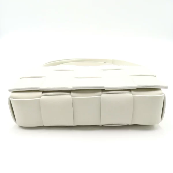 2101217896498 4 BOTTEGA VENETA Cassette Lambskin Shoulder Bag White