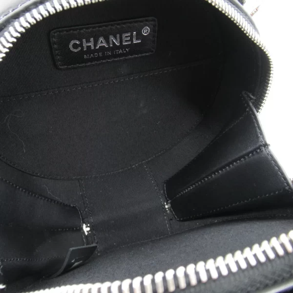 2104102269926 2 CHANEL Round As Earth Leather Shoulder Bag Black