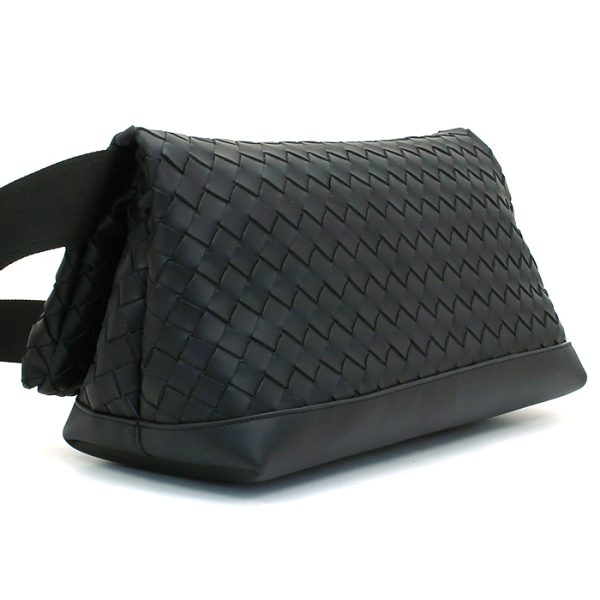 220208 bg4 1 2 Bottega Veneta Shoulder Bag Black