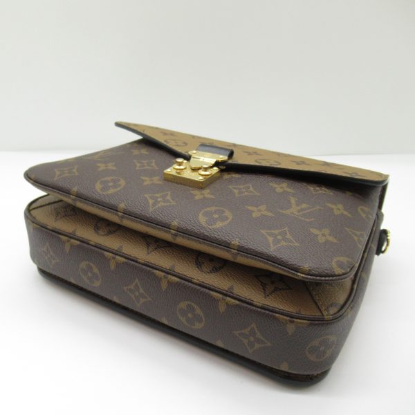 4 Louis Vuitton Pochette Metis MM Shoulder Bag Brown