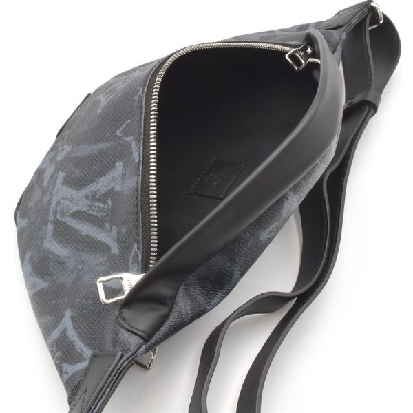 5 Louis Vuitton Discovery Bum Bag NM Waist Pouch Noir Black