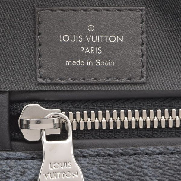 6 Louis Vuitton Discovery Bum Bag NM Waist Pouch Noir Black