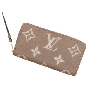 9330467 01 Louis Vuitton LockMe Tote Hand Bag