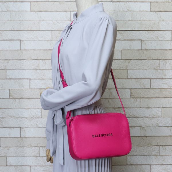 brb00090000001028 2 BALENCIAGA Everyday Camera Bag Leather Shoulder Bag Pink