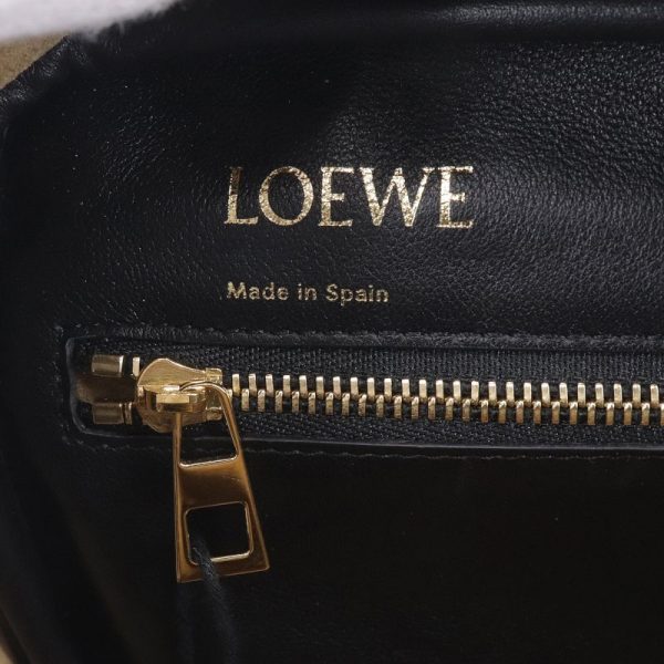 c240601111684 4 Loewe Amazona 19 square shoulder bag Navy