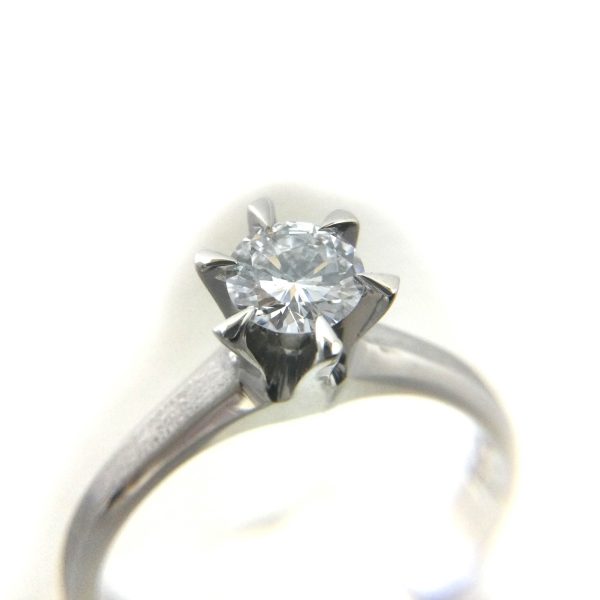 22 1242 9 Platinum 900 Diamond Ring Size 125 Pt900 Vertical Prong Ring Accessories