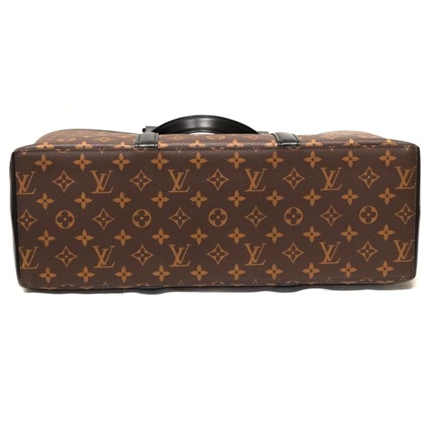 22 8626 5 Louis Vuitton Weekend GM Monogram Canvas Shoulder Bag Brown