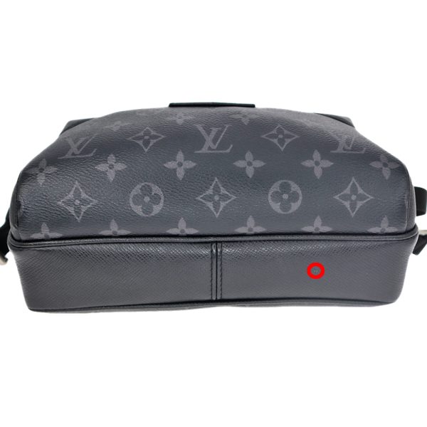 23 390 4 Louis Vuitton Outdoor Messenger PM Shoulder Body Bag Taiga Monogram Black Crossbody