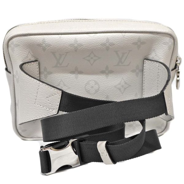 23 9332 2 Louis Vuitton Outdoor Messenger